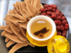 Ruou-nam-linh-chi-thanh-dong