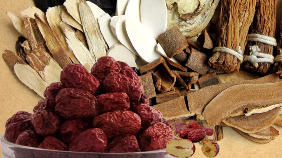 Rượu Nấm Linh Chi Với Rượu Nếp Cái Hoa Vàng