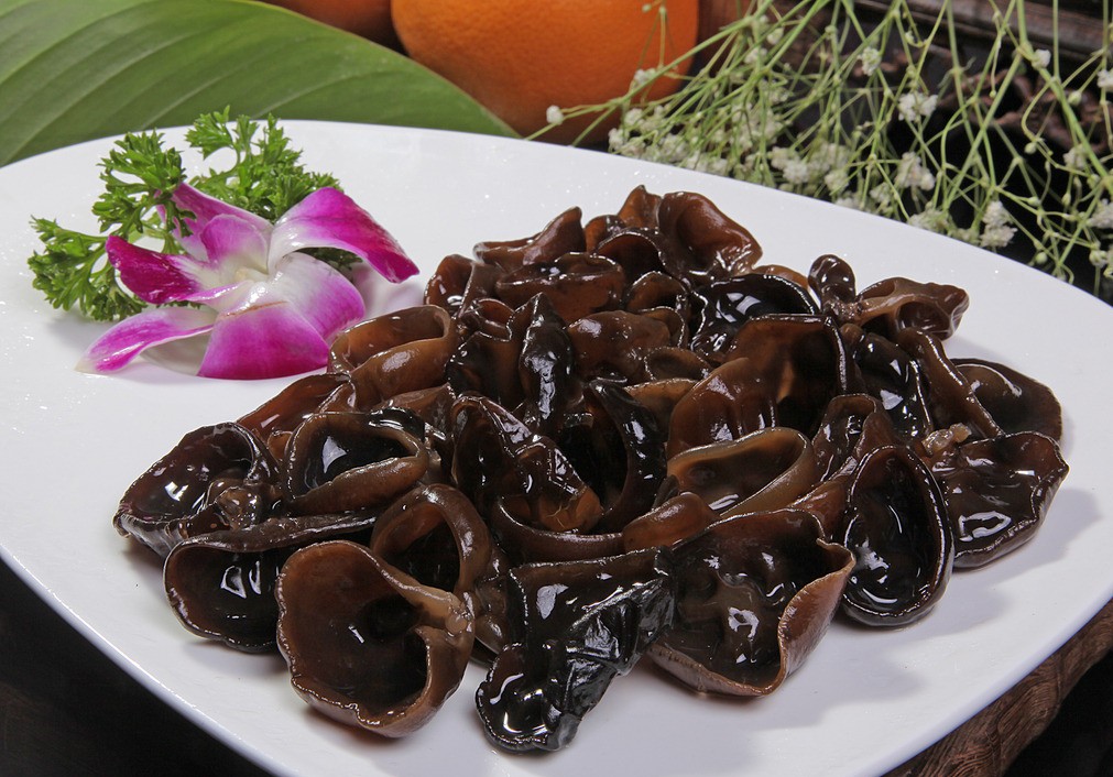 Một trong những công dụng của nấm mèo là hỗ trợ giảm cân và làm đẹp da